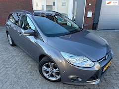 Ford Focus Wagon - 1.0 EcoBoost Titanium / PDC / Park Assist / Stoelverwarming