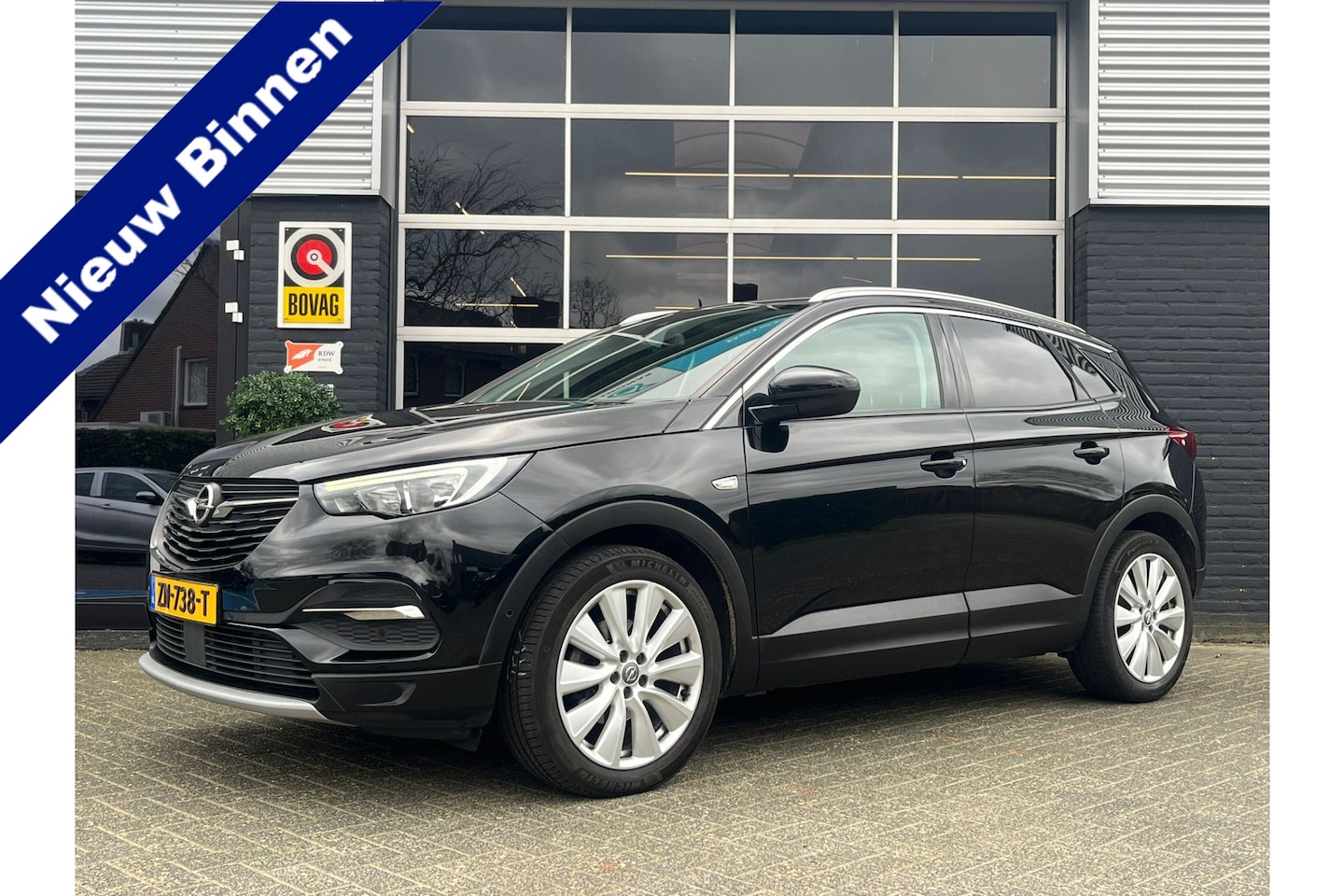 Opel Grandland X - 1.2 Turbo Executive, Airco, CarPlay, Cruise, Lane Assist, Trekhaak, PDC, NAP - AutoWereld.nl