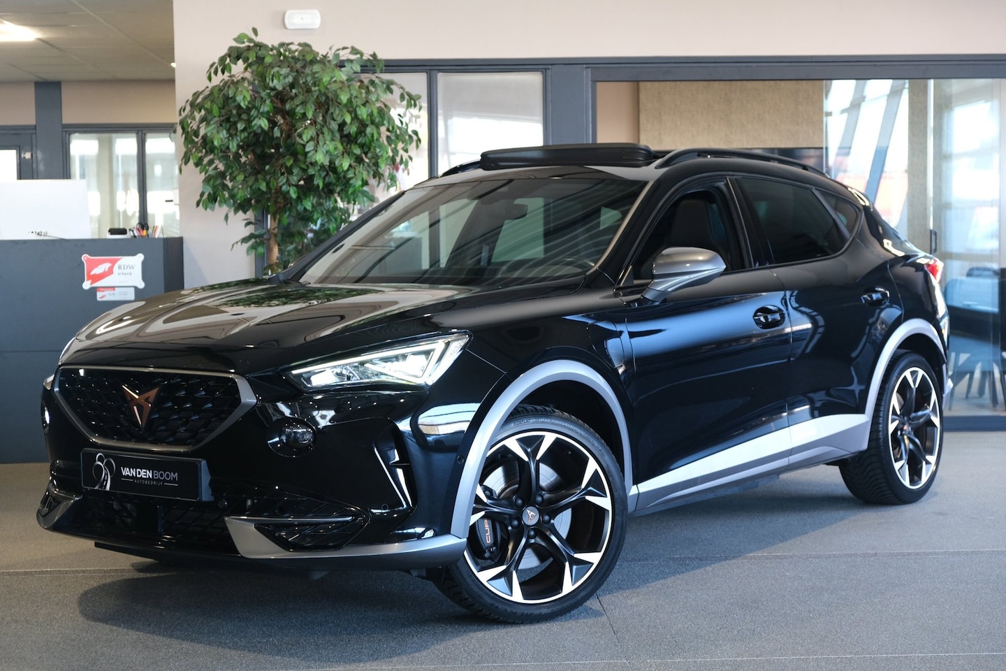 CUPRA Formentor - 1.4 e-Hybrid VZ 245PK Pano Led Navi Cam Elektrische Stoel - AutoWereld.nl