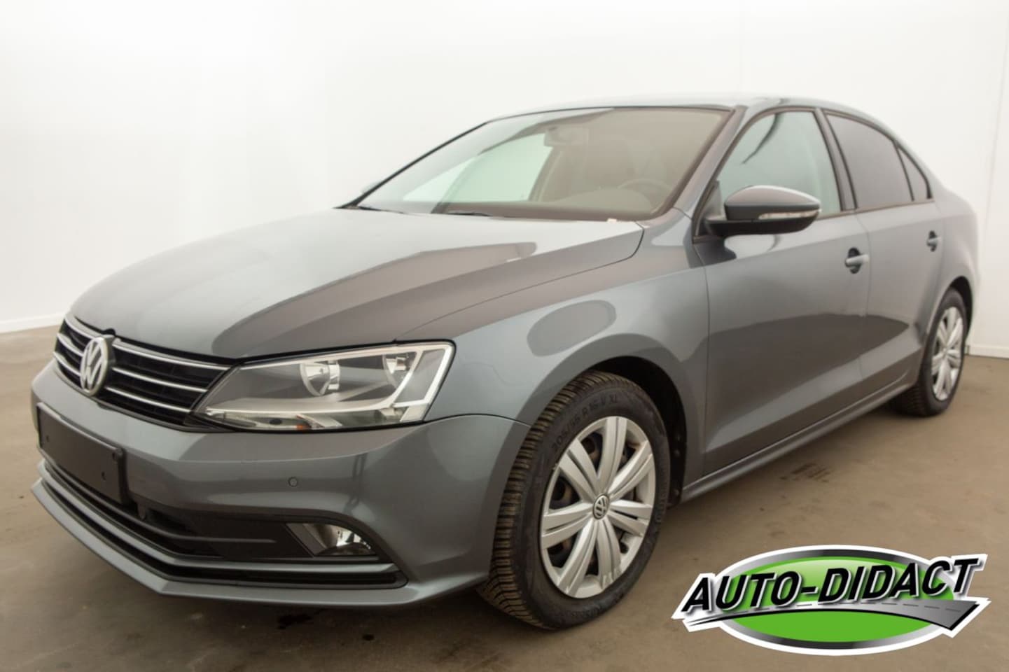Volkswagen Jetta - 1.2 TSI Airco Navi 100.241 km - AutoWereld.nl