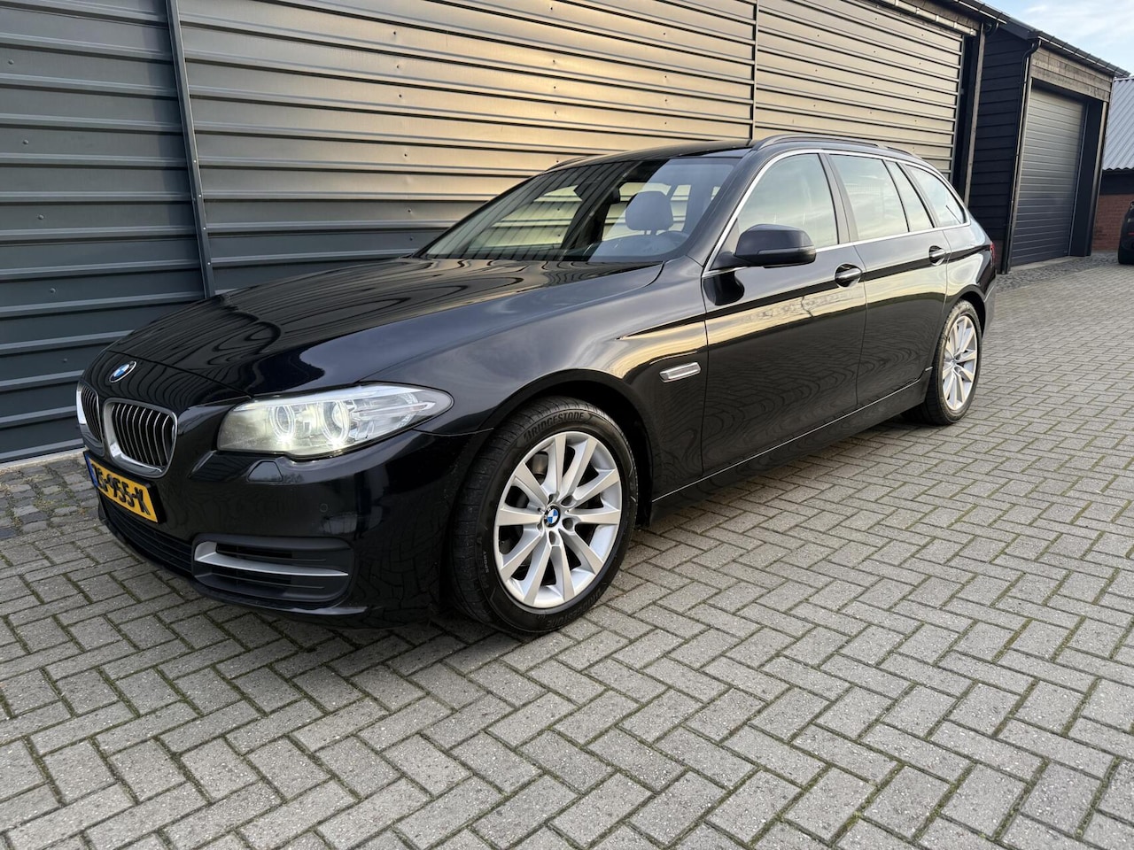 BMW 5-serie Touring - 520d Executive Leder nwe revisie motor!! Navi Xenon - AutoWereld.nl