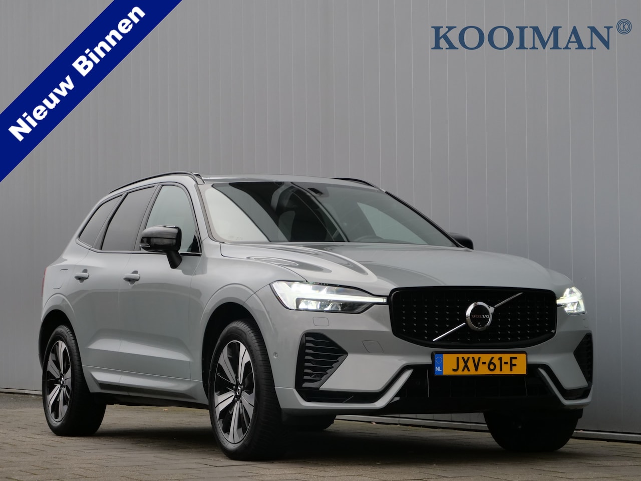 Volvo XC60 - 2.0 T6 Plug-in hybrid AWD Plus Dark 350 Pk Automaat Navi / Leer / Pano-dak / DAB / Apple C - AutoWereld.nl