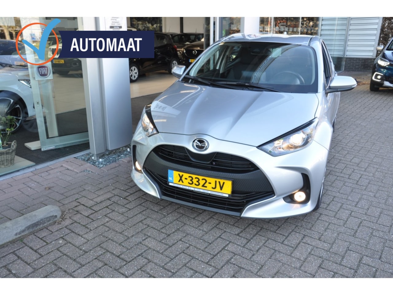 Mazda 2 Hybrid - 1.5 Pure Apple/Android All Seasons - AutoWereld.nl