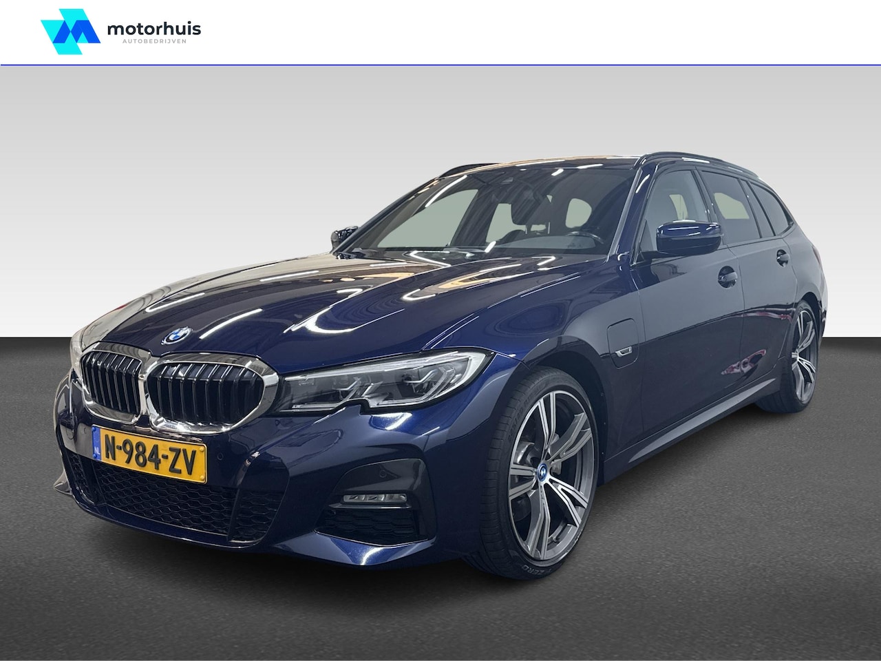 BMW 3-serie Touring - 320e Business Edition Plus 320e Business Edition Plus - AutoWereld.nl