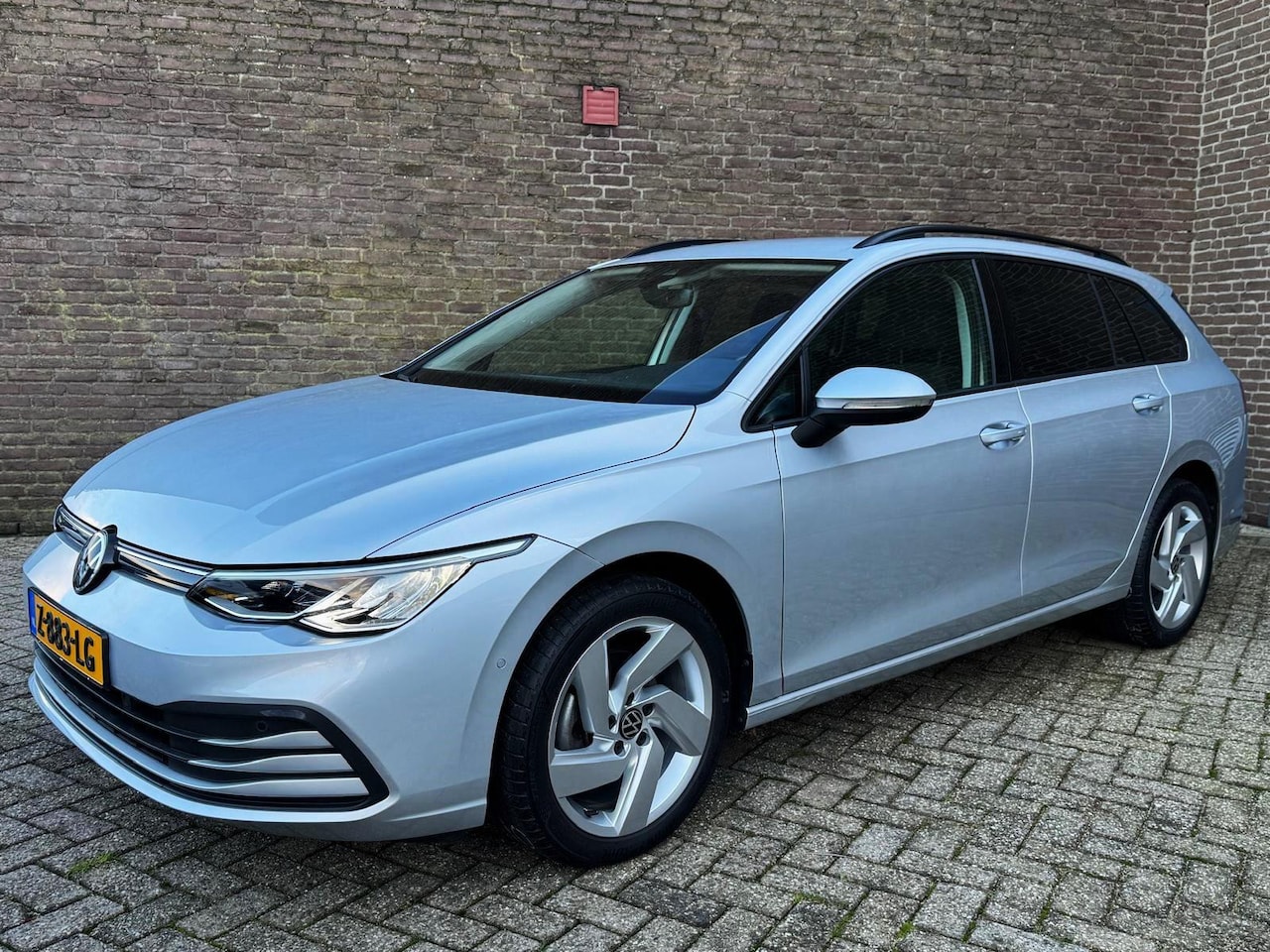 Volkswagen Golf Variant - 1.5 eTSI Style Automaat Carplay Camera Full-Led Adaptive-Cruise. Stoelverwarming - AutoWereld.nl