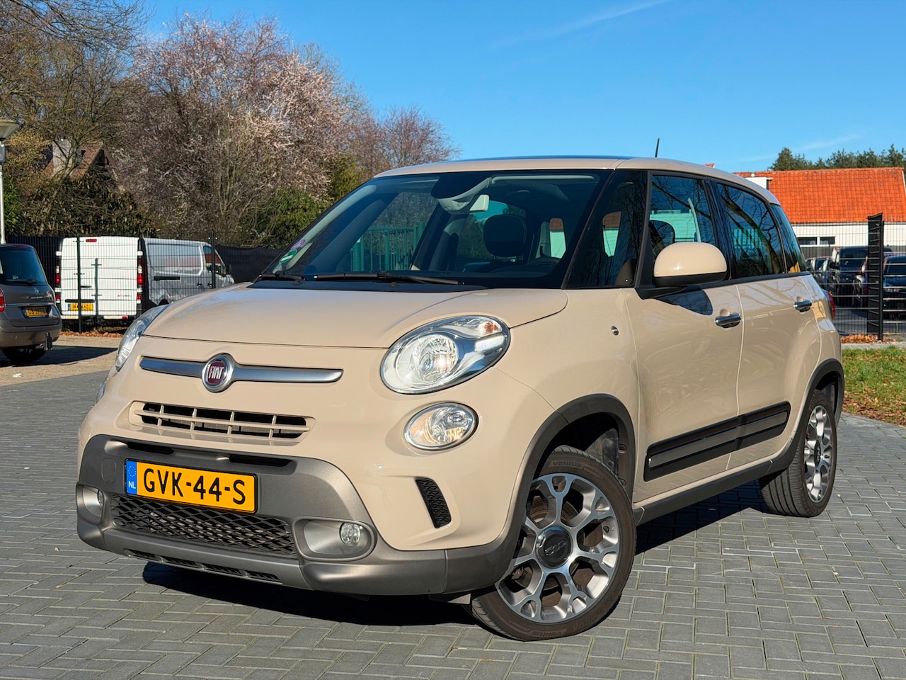 Fiat 500 L - 1.4-T-Jet Trekking/Pano/Cruise/Airco/LMV/PDC/Camera - AutoWereld.nl