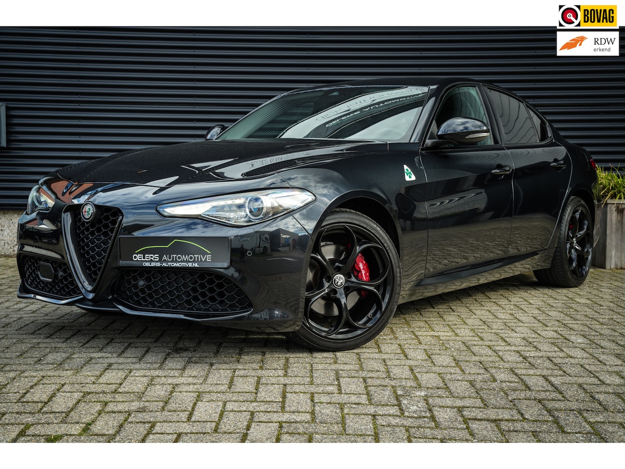 Alfa Romeo Giulia - 2.0 Turbo Q4 Veloce | Navigatie | Camera | Leder | Sportstoelen| Winter Pack | - AutoWereld.nl