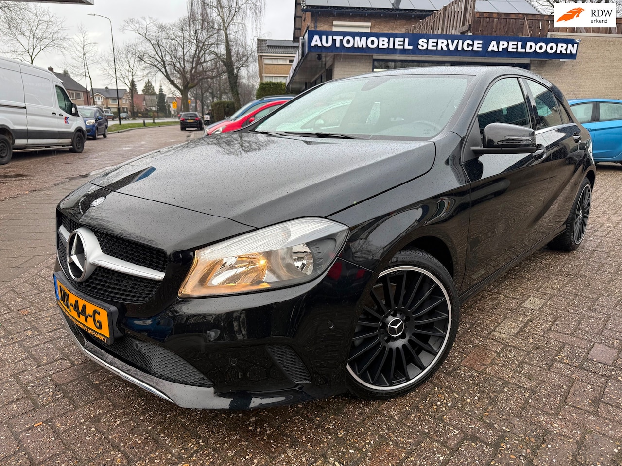 Mercedes-Benz A-klasse - 180 Ambition AUTOMAAT *STOELVERW.*CRUISE*NAVI*PDC*LM. VELGEN*AIRCO* - AutoWereld.nl