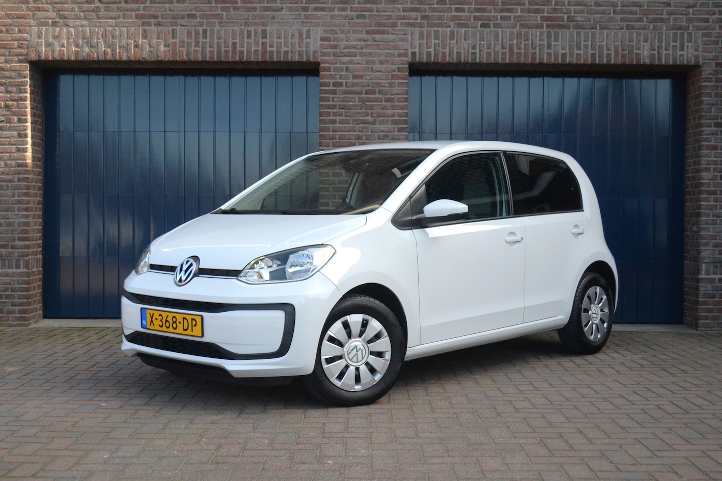 Volkswagen Up! - 1.0 | DAB | Airco | Bluetooth | NL-Auto | Rijklaar - AutoWereld.nl