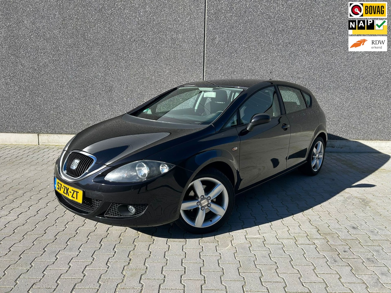 SEAT Leon - 1.6 Sport-up | AIRCO | AUX | ELEK RAMEN | CC | APK T/M 14-3-2027 | AFLEVERBEURT | COMPLEET - AutoWereld.nl