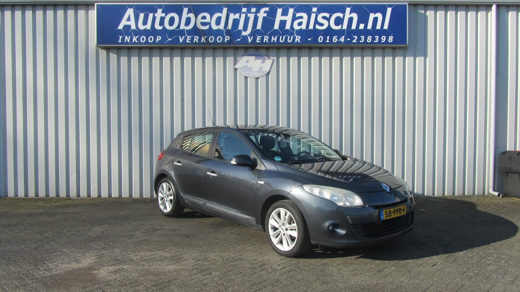 Renault Mégane - TCE 130 HATCHBACK LET OP! - KOPPAKKING DEFECT + HAGELSCHADE - AutoWereld.nl