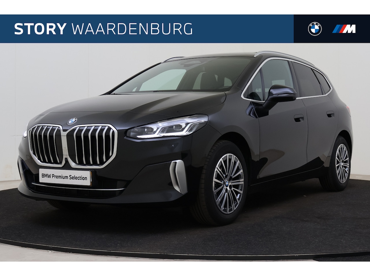 BMW 2-serie Active Tourer - 223i High Executive Automaat / Panoramadak / Trekhaak / Head-Up / Comfort Access / Parking - AutoWereld.nl