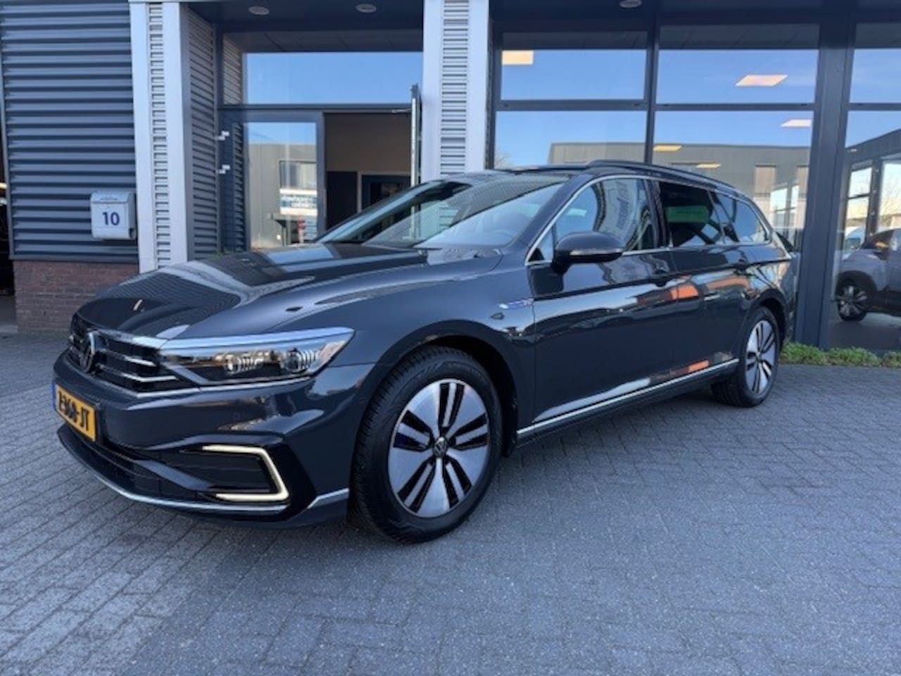 Volkswagen Passat Variant - 1.4 TSI PHEV GTE Business Carplay Stoelverw. Camera Trekhaak - AutoWereld.nl