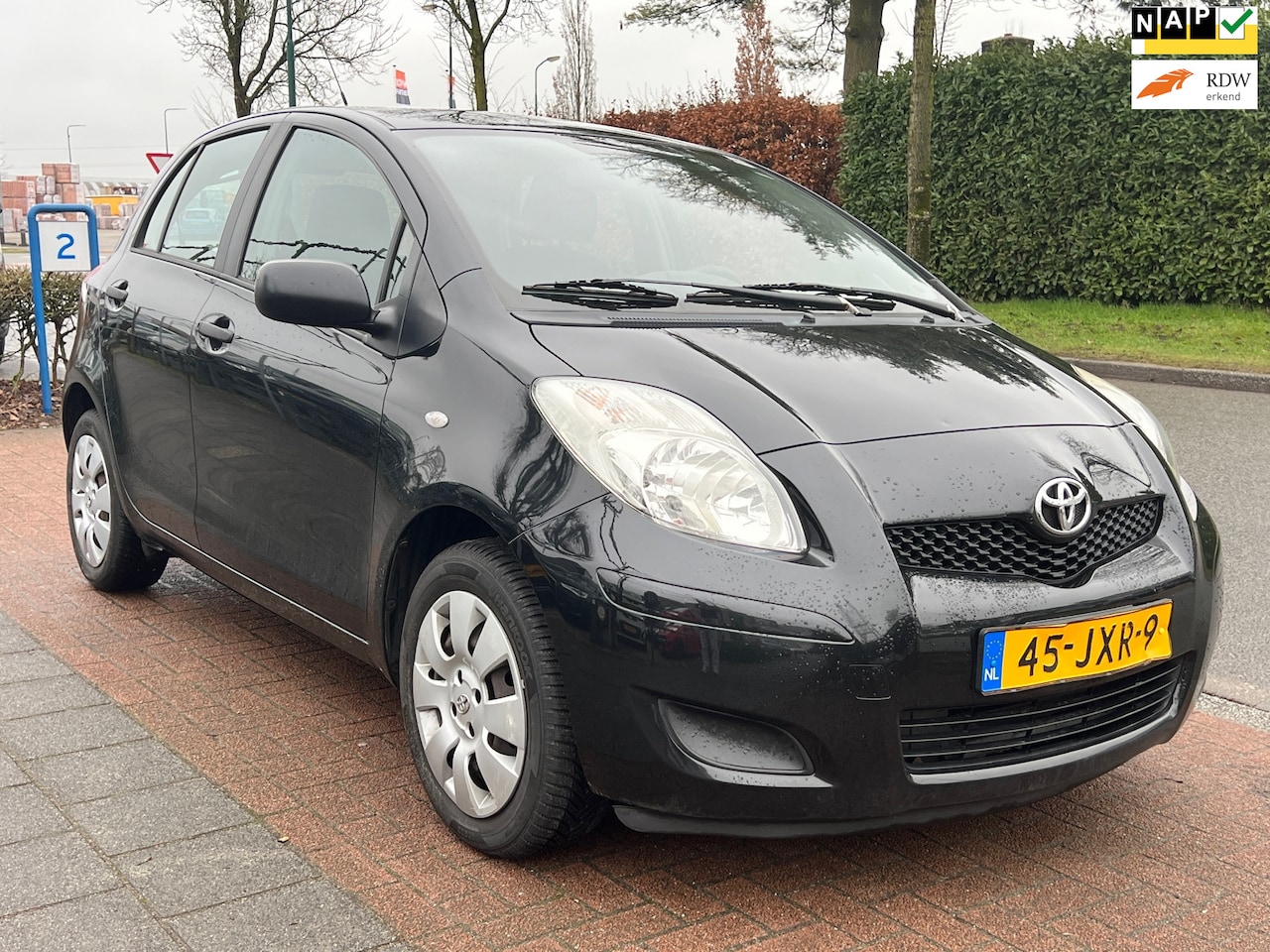 Toyota Yaris - 1.3 Comfort *TREKHAAK|APK 18-02-2027 - AutoWereld.nl