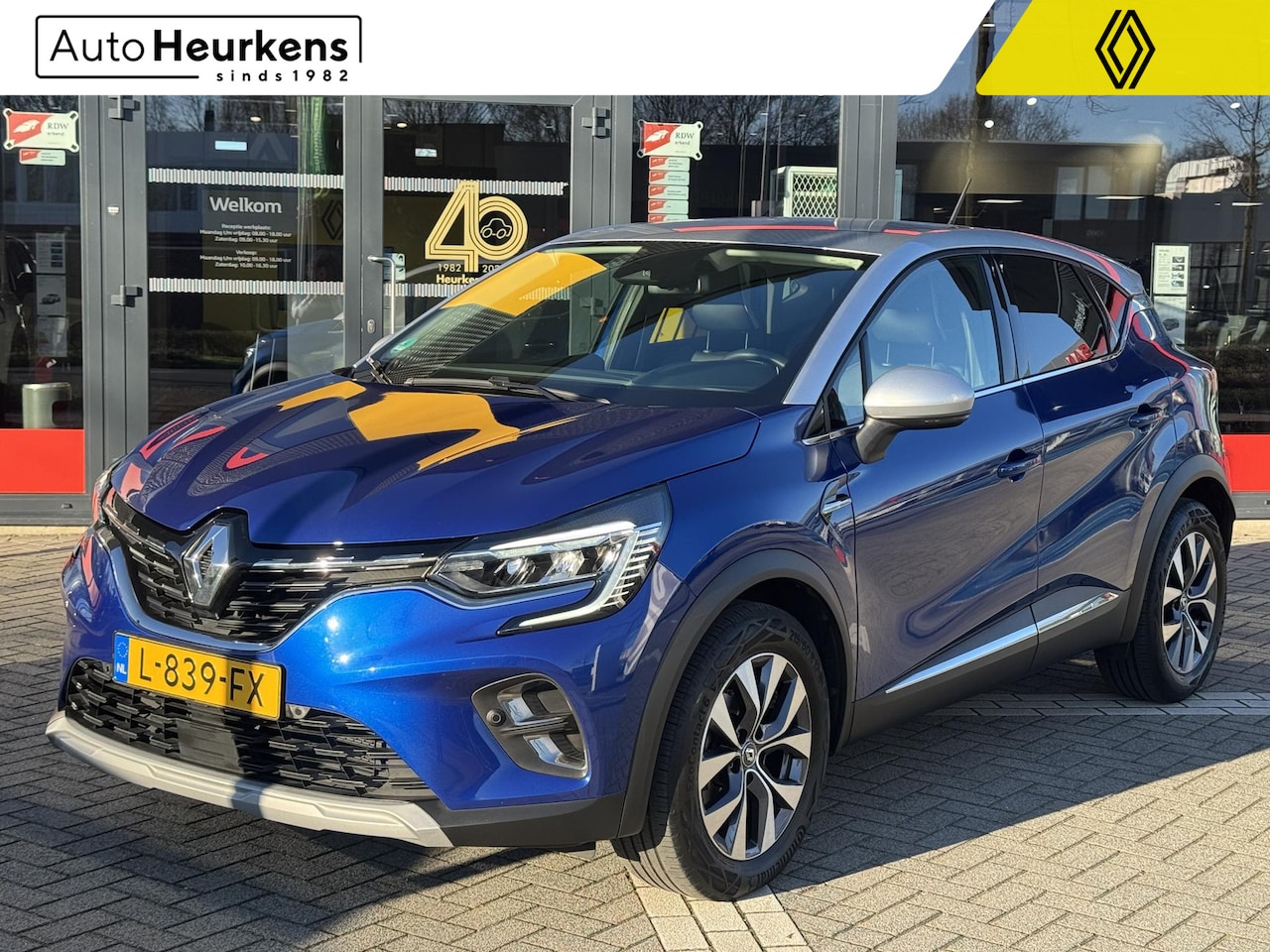 Renault Captur - TCe 90 Intens | Achteruitrijcamera | Parkeersensoren voor en achter | - AutoWereld.nl