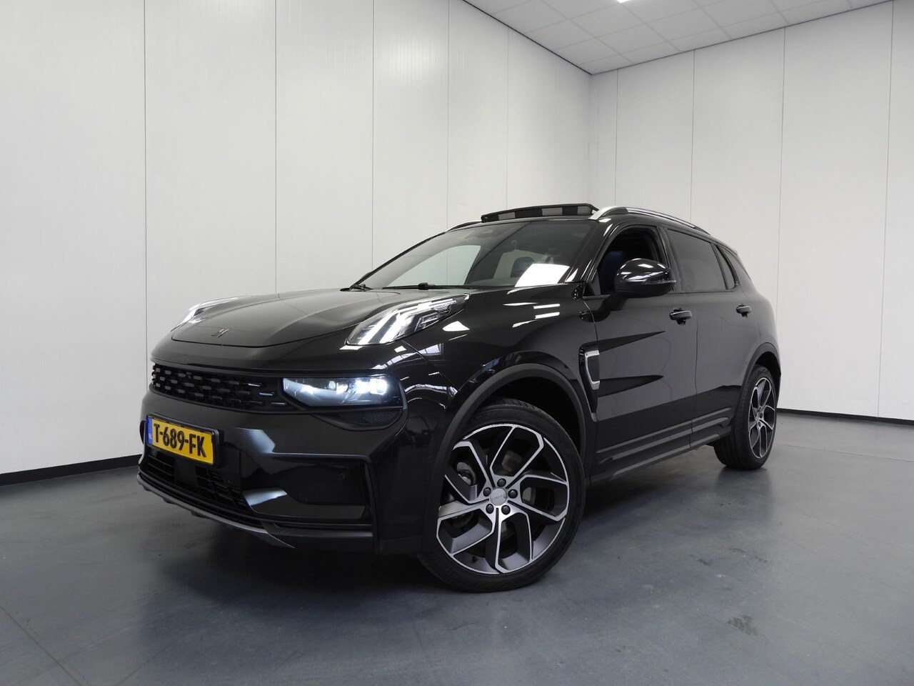 Lynk & Co 01 - 1.5 PHEV BlackLine ZW.HEMEL/360CAM/SCHUIFDAK/LED/20"LMV! - AutoWereld.nl
