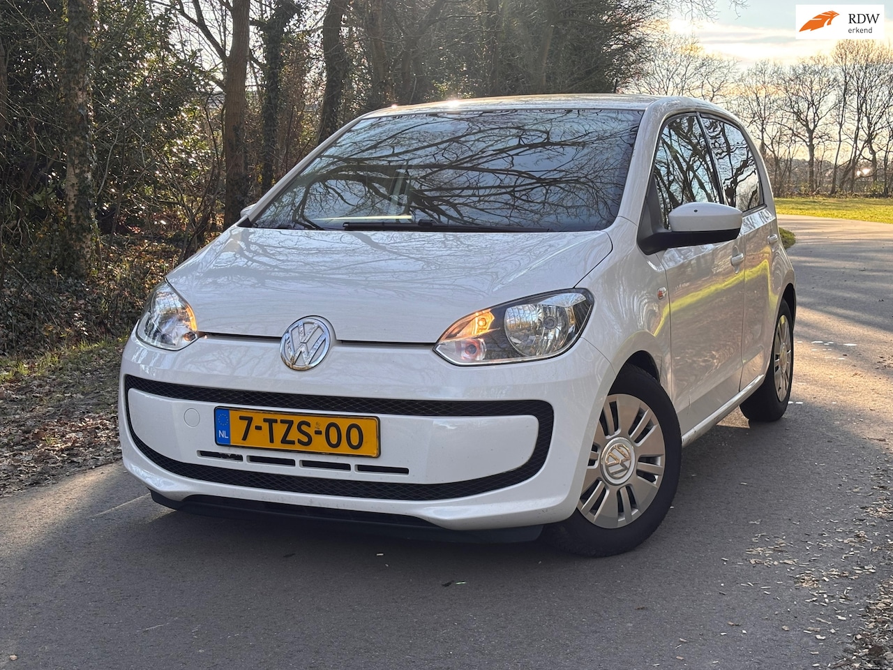 Volkswagen Up! - 1.0 move up! BlueMotion | Airco + Cruise + Navi | - AutoWereld.nl