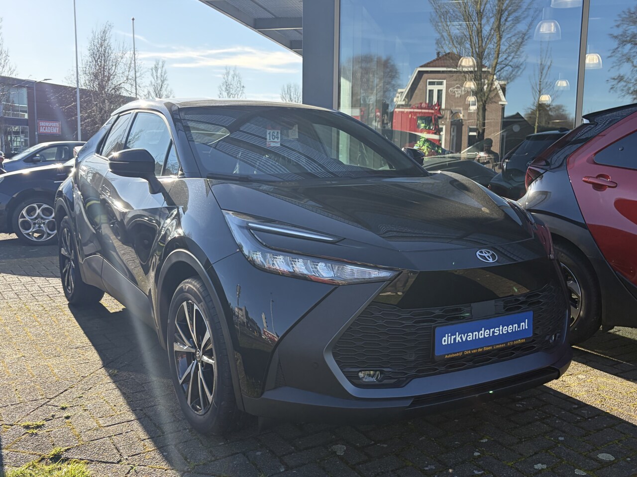 Toyota C-HR - 2.0 Plug-in Hybrid 220 Dynamic | Apple carplay & Android auto | Stuurwiel verwarming | Opl - AutoWereld.nl