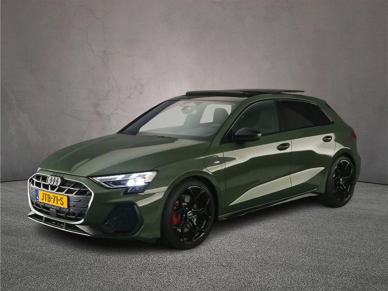 Audi A3 Sportback - 45 TFSI e S edition Competition | Pano | Sonos 3D | Full-led | 19" | MMI plus | Optiek zwa - AutoWereld.nl