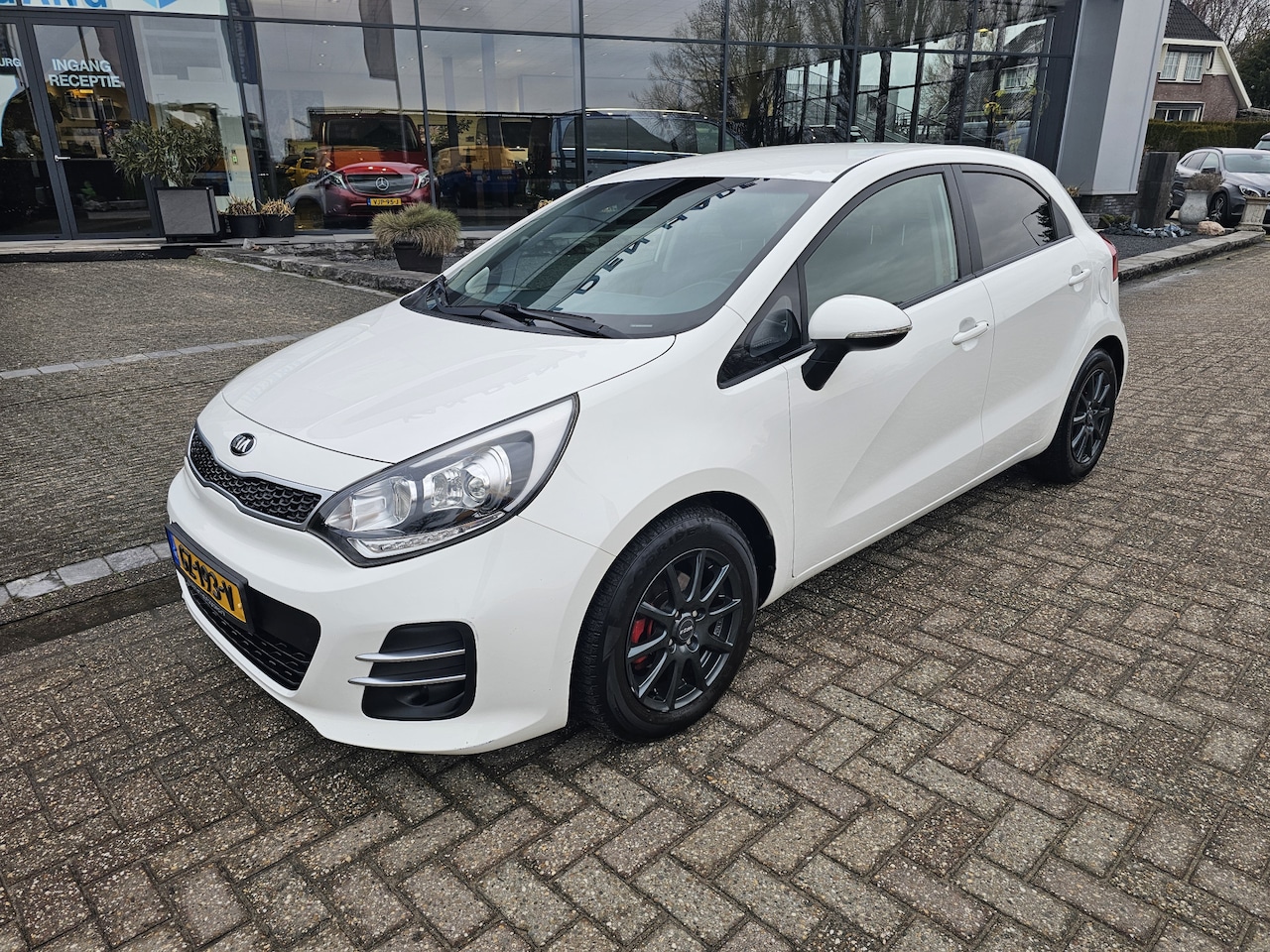 Kia Rio - 1.2 CVVT ExecutiveLine 1.2 CVVT ExecutiveLine - AutoWereld.nl