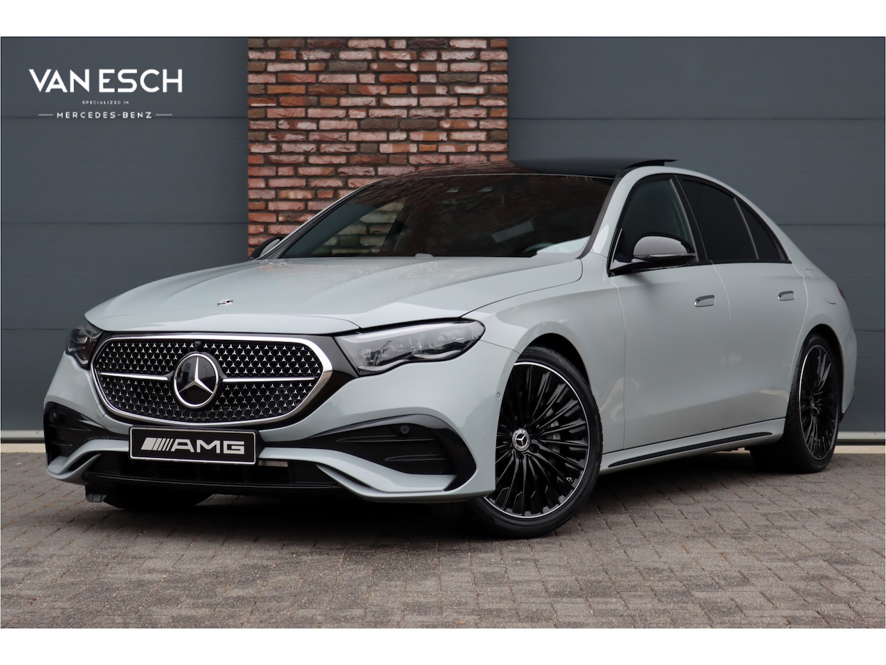 Mercedes-Benz E-klasse - 400 e 4MATIC AMG Line | Hyperscreen | Luchtvering | Achterasbesturing | Distronic+ | HUD | - AutoWereld.nl