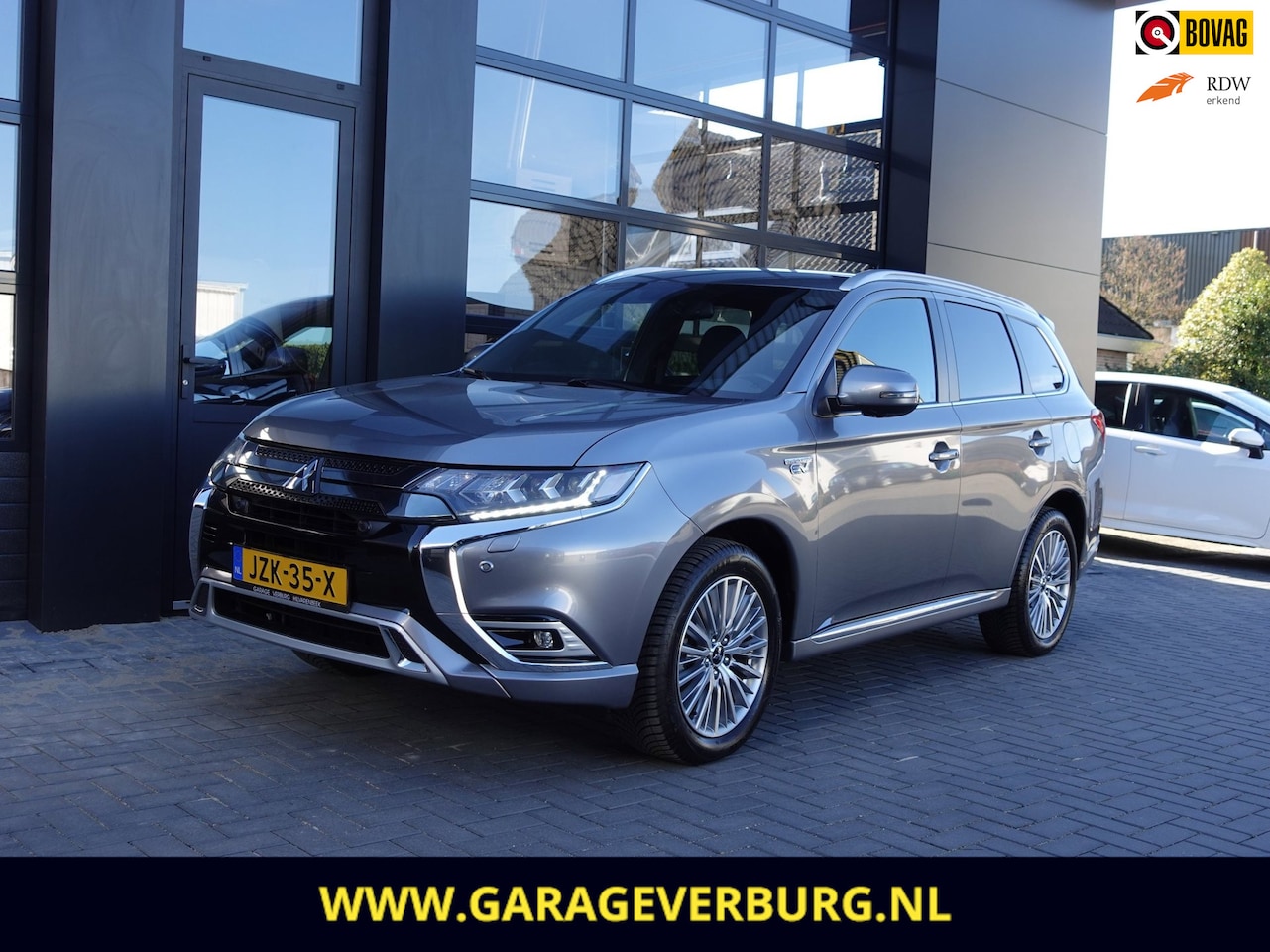 Mitsubishi Outlander - 2.4 PHEV Instyle (Navi,Camera360,Trekhaak,LuxeLeder,Stoel+stoelverwarming,Elek.achterklep) - AutoWereld.nl