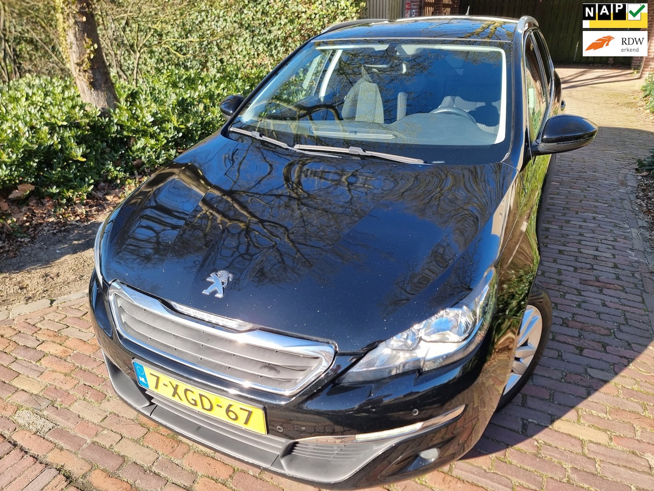 Peugeot 308 SW - 1.6 BlueHDI Blue Lease Executive Panodak - AutoWereld.nl