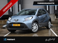 Toyota Aygo X - Play 1.0 VVT-i S-CVT 72pk Automaat ACHTERUITRIJCAMERA | APPLE-CARPLAY | CRUISE.C | DAB | A