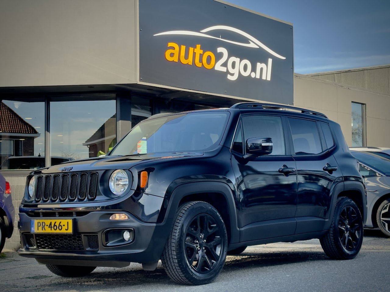 Jeep Renegade - 1.4 MultiAir Night Eagle II NAVI AIRCO LED LMV PDC - AutoWereld.nl