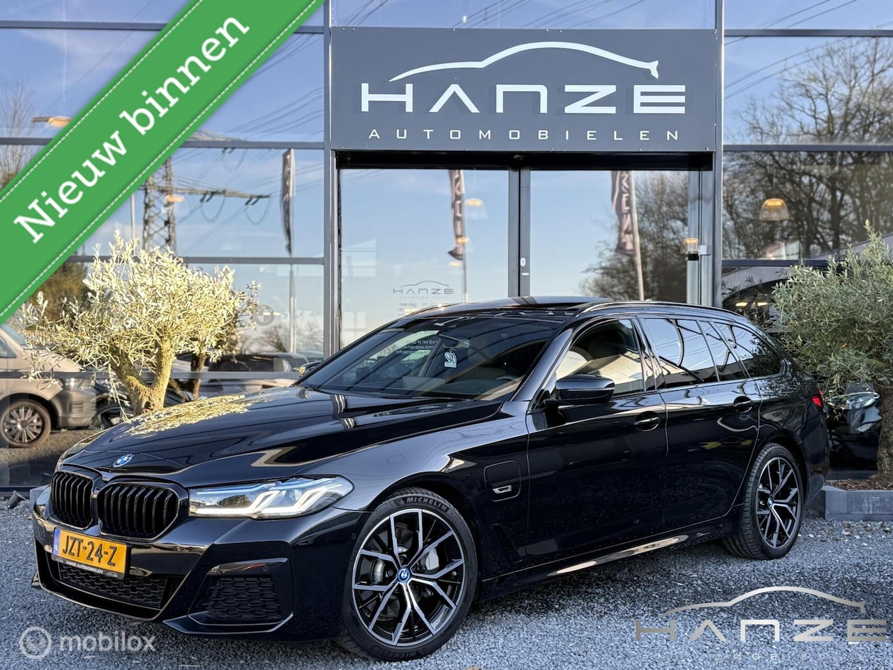 BMW 5-serie Touring - 530e|Pano|Trekhaak|M-Sport|Laser|BTW|HUD - AutoWereld.nl