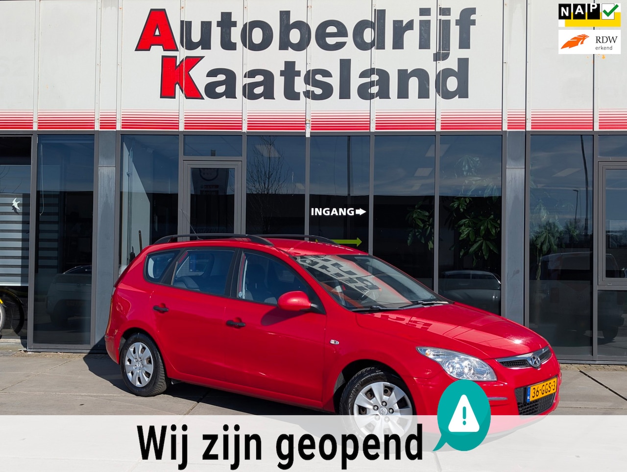 Hyundai i30 CW - 1.6i Active Cool - Trekhaak - Airco - AutoWereld.nl