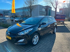 Hyundai i30 Wagon - 1.4 - AIRCO - LEDER - PARKEERSENSOR