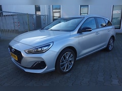Hyundai i30 - 1.0 T-GDI Passion+, 17 Inch All season, Navi, Camera, PDC
