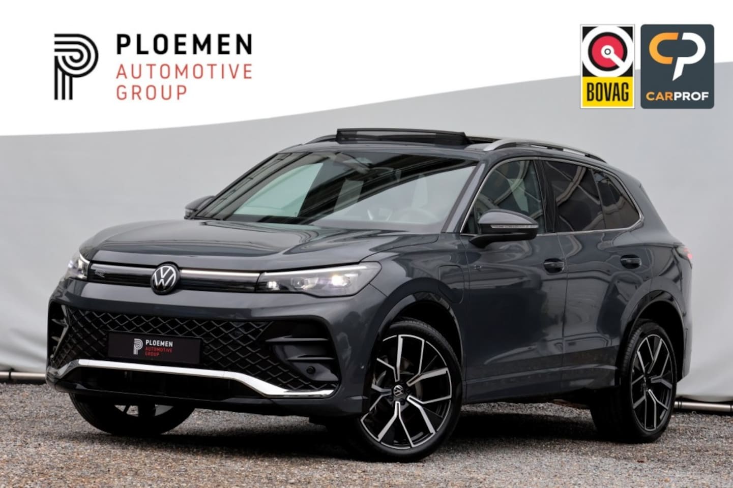 Volkswagen Tiguan - 1.5 eHybrid R-Line Edition - 272 pk **Pano / Trekhaak / 5j garantie - AutoWereld.nl