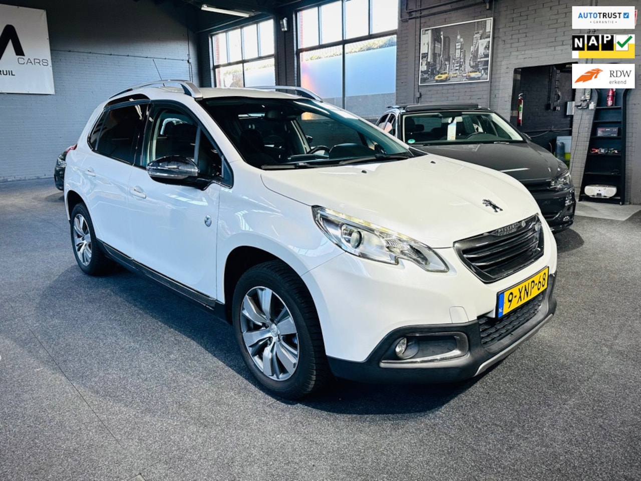 Peugeot 2008 - 1.2 PureTech Crossway - Navi - Led - Leer/Alcantrara - Hemel verlichting - AutoWereld.nl