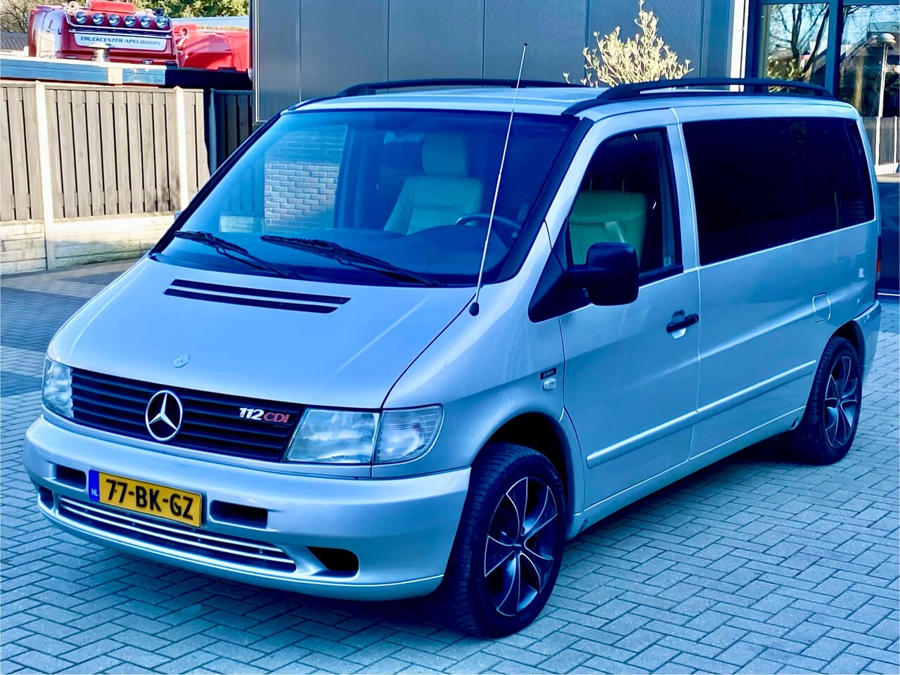 Mercedes-Benz Vito - 112 CDI NIEUWSTAAT ROLSTOELBUS AUTOMAAT AIRCO NAVI LEER - AutoWereld.nl
