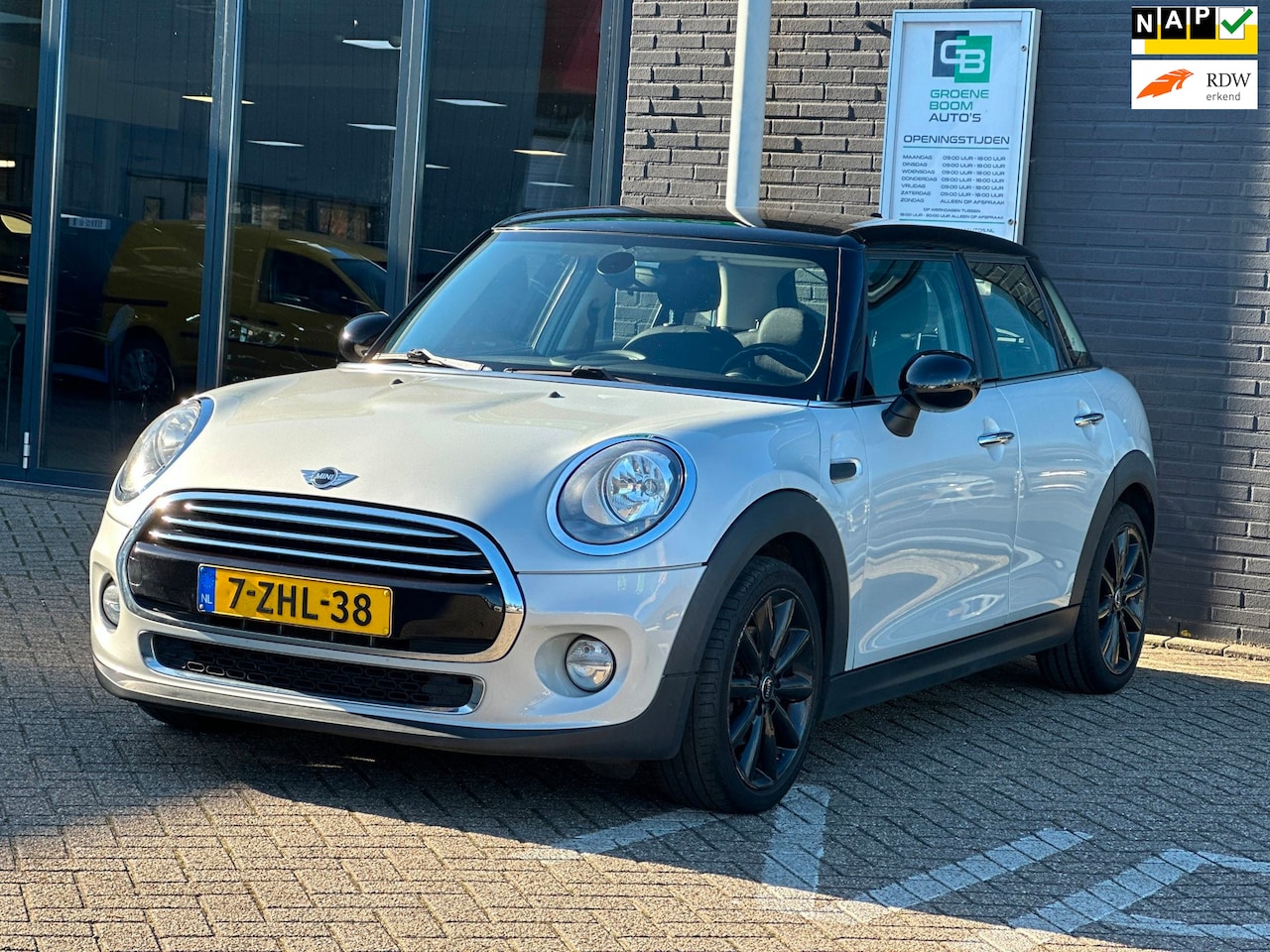 MINI Cooper - Mini 1.5 Cooper/NAVI/CRUISCONTROL/NWE APK/NETTE STAAT!! - AutoWereld.nl
