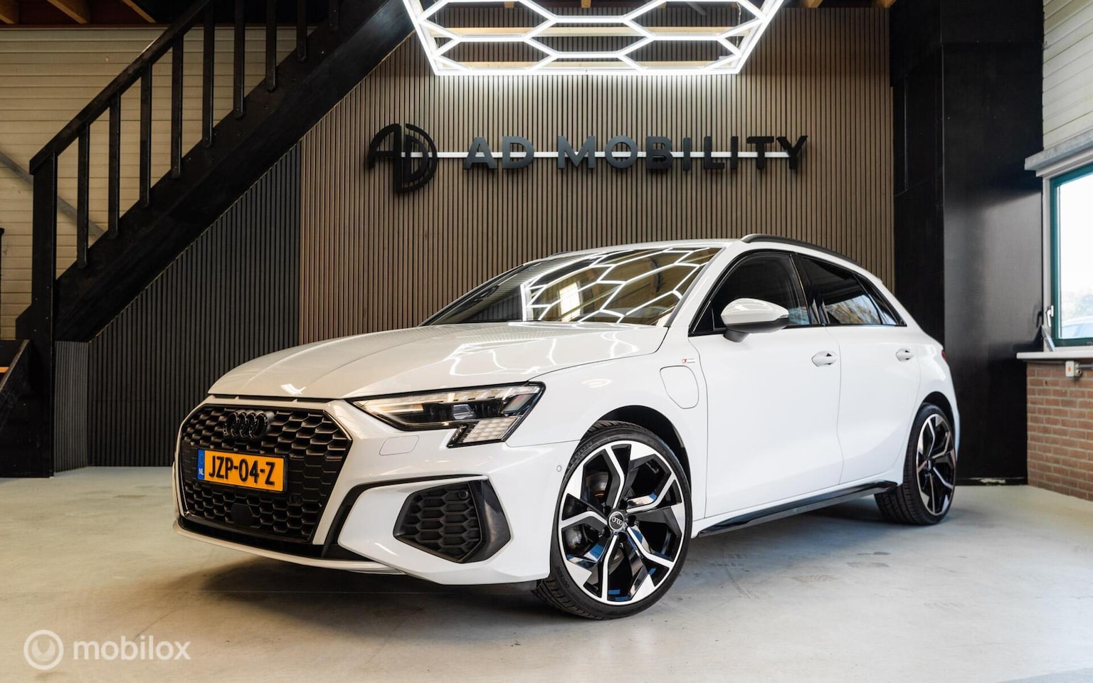 Audi A3 Sportback - 40 TFSI e S-Line RS Zetels, DAB+ Camera - AutoWereld.nl