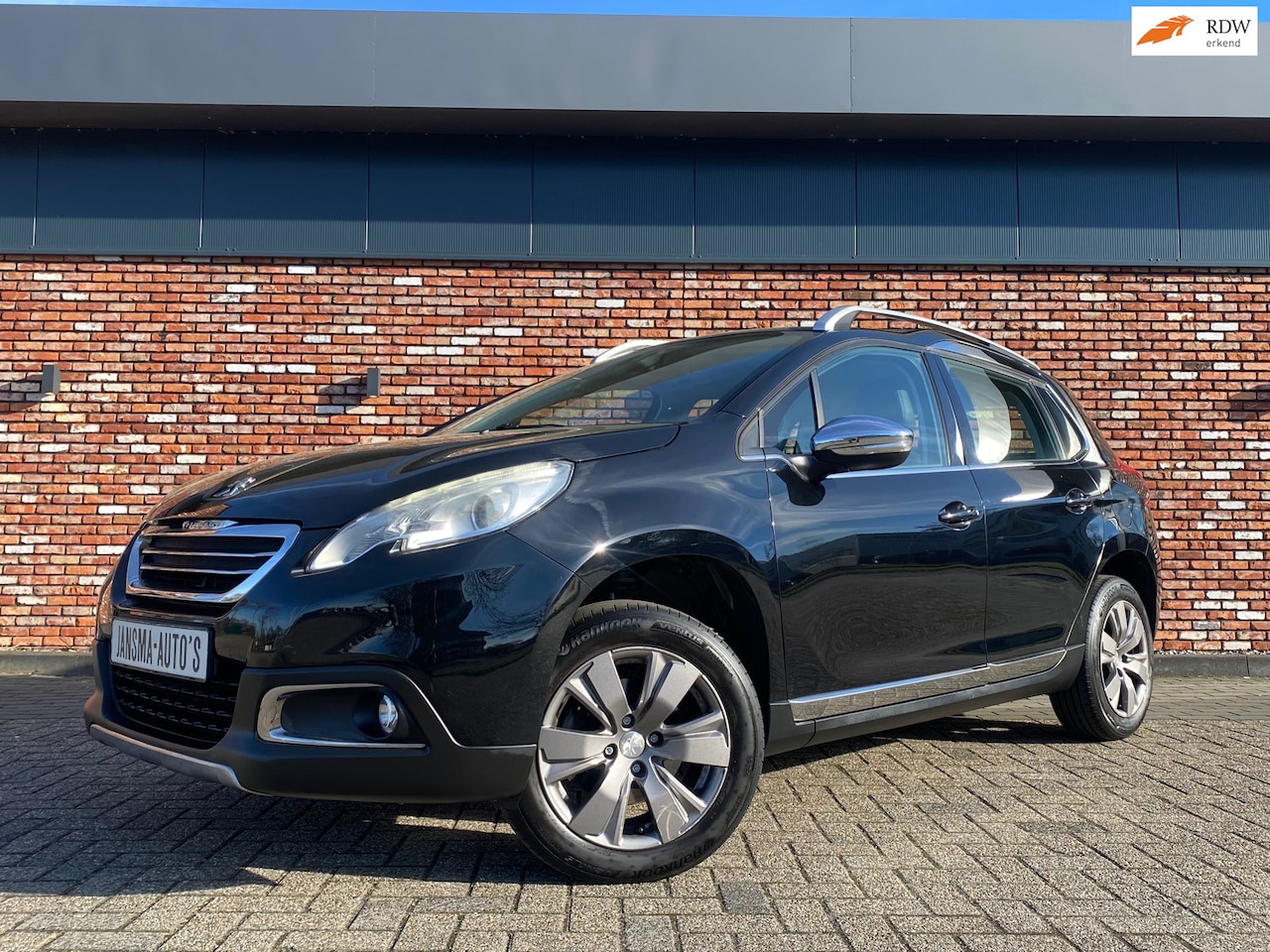 Peugeot 2008 - 1.6 VTi Allure Trekhaak 123000km! 4 Cylinder! - AutoWereld.nl