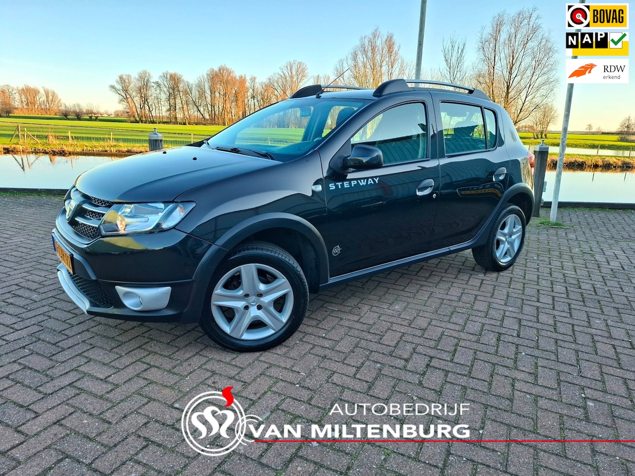 Dacia Sandero Stepway - 0.9 TCe Lauréate Airco Cruise Parkeersensoren - AutoWereld.nl