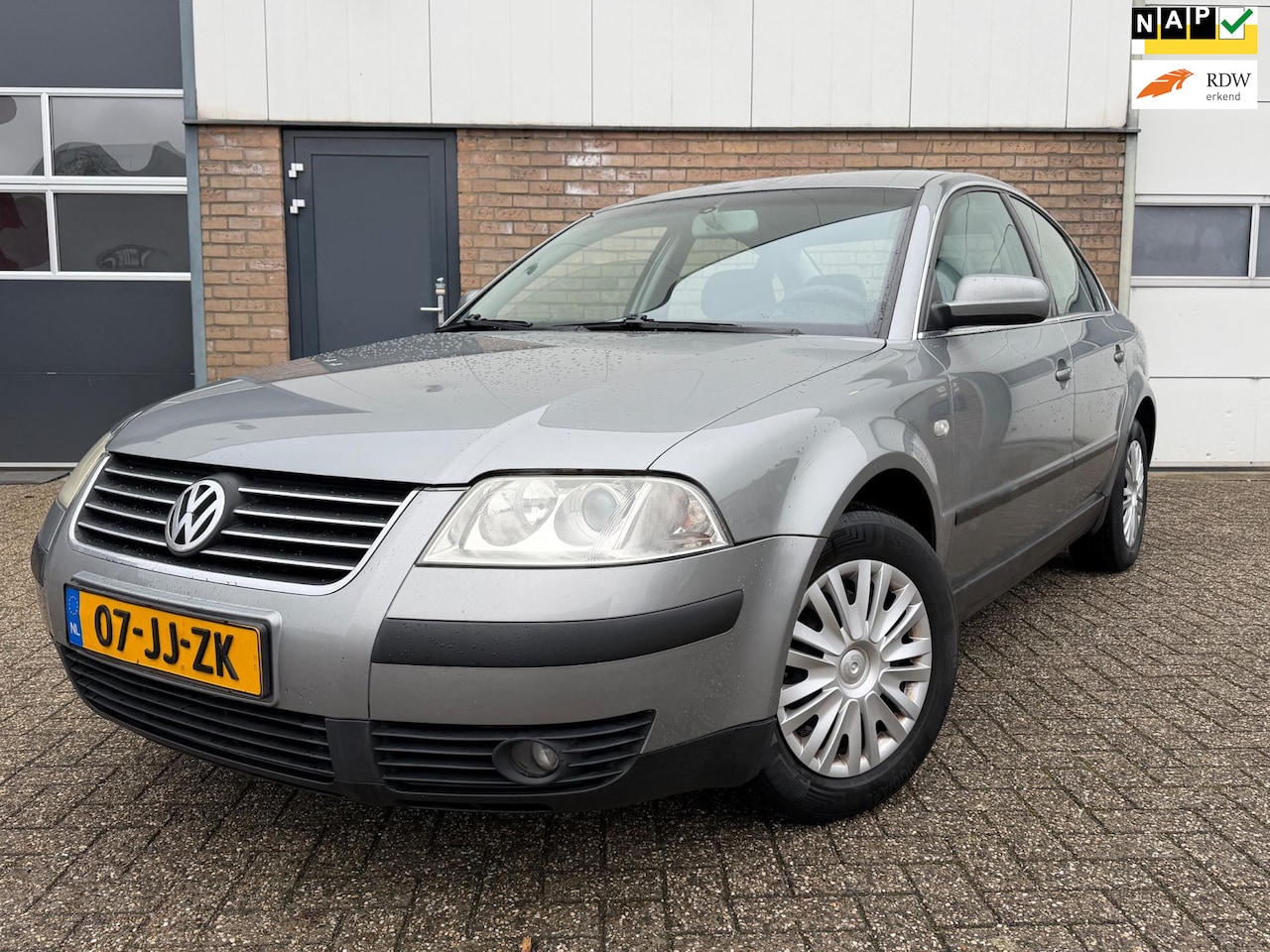 Volkswagen Passat - 2.0 Comfortline 5DEURS/CLIMATE/CRUISE !!! - AutoWereld.nl