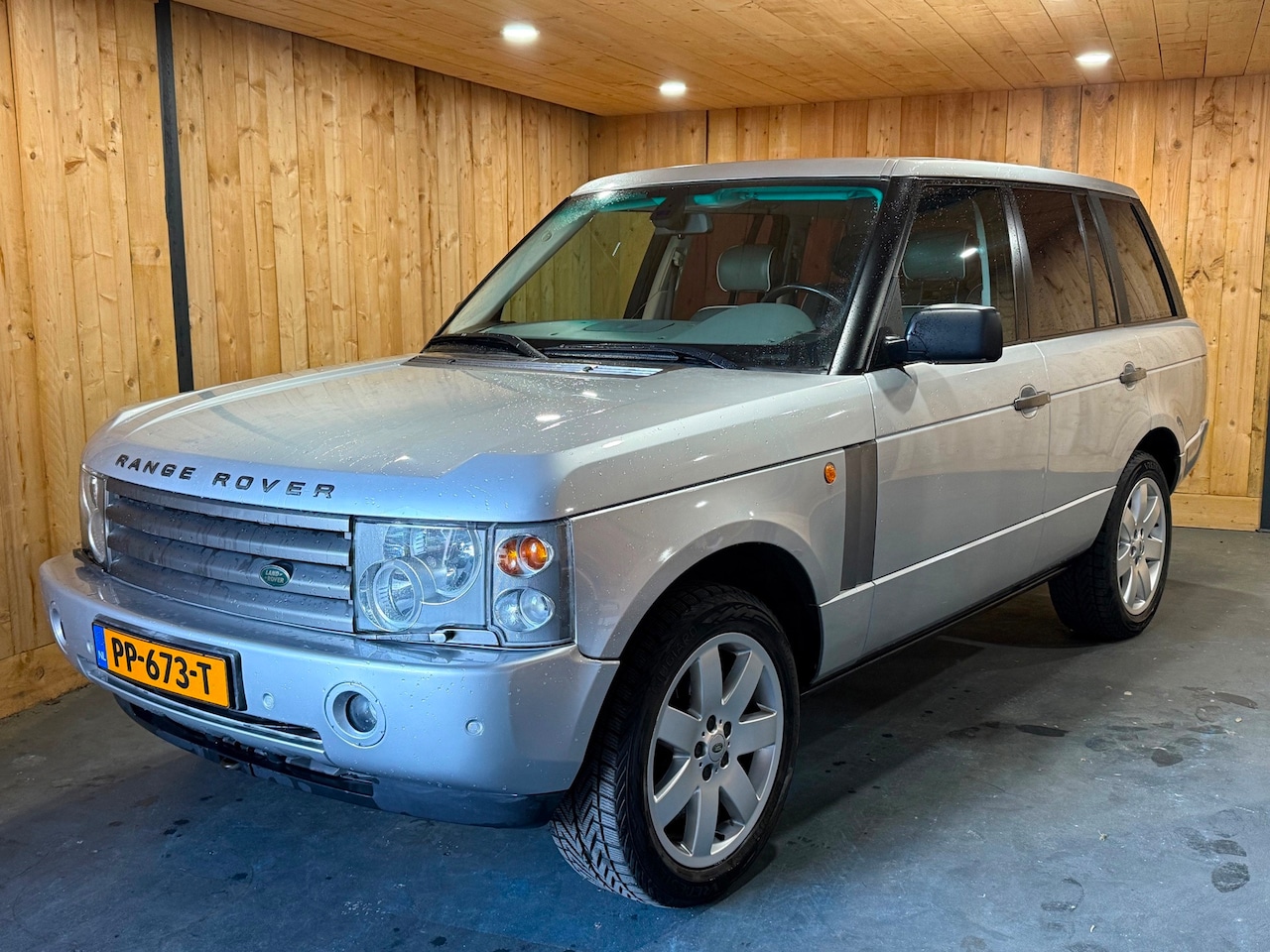Land Rover Range Rover - 4.4 V8 SE 2002 Youngtimer Carplay Trekhaak 136.000 KM - AutoWereld.nl