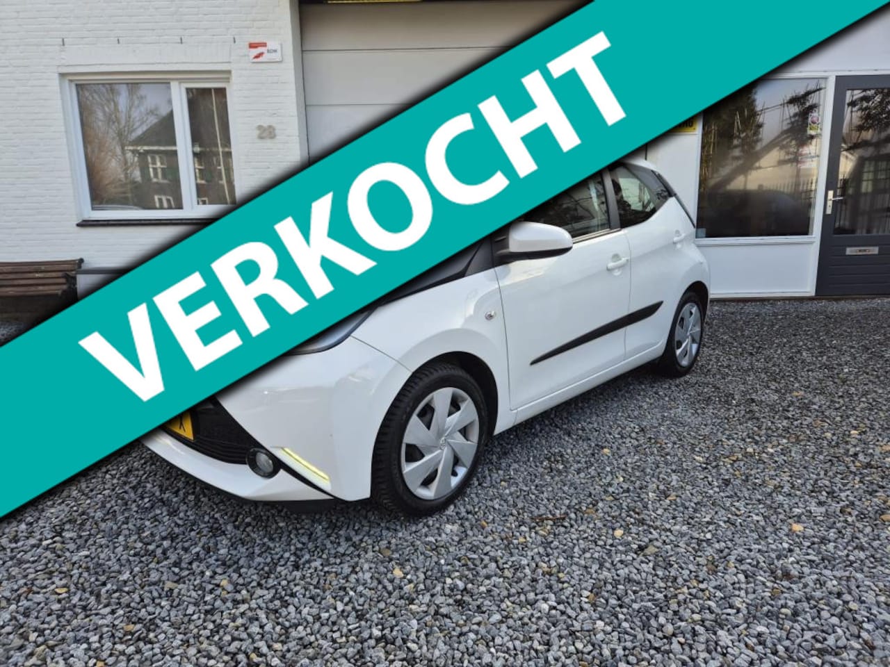 Toyota Aygo - 1.0 VVT-i x-play CAMERA/AIRCO/BLUETOOTH - AutoWereld.nl