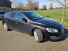 Volvo V60 - 1.6 T3 Ocean Race Mooie verzorgde Volvo V60 1.6 T3.