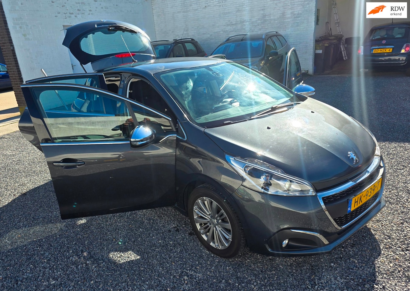 Peugeot 208 - 1.2 PureTech Allure ZEER NETJES - AutoWereld.nl