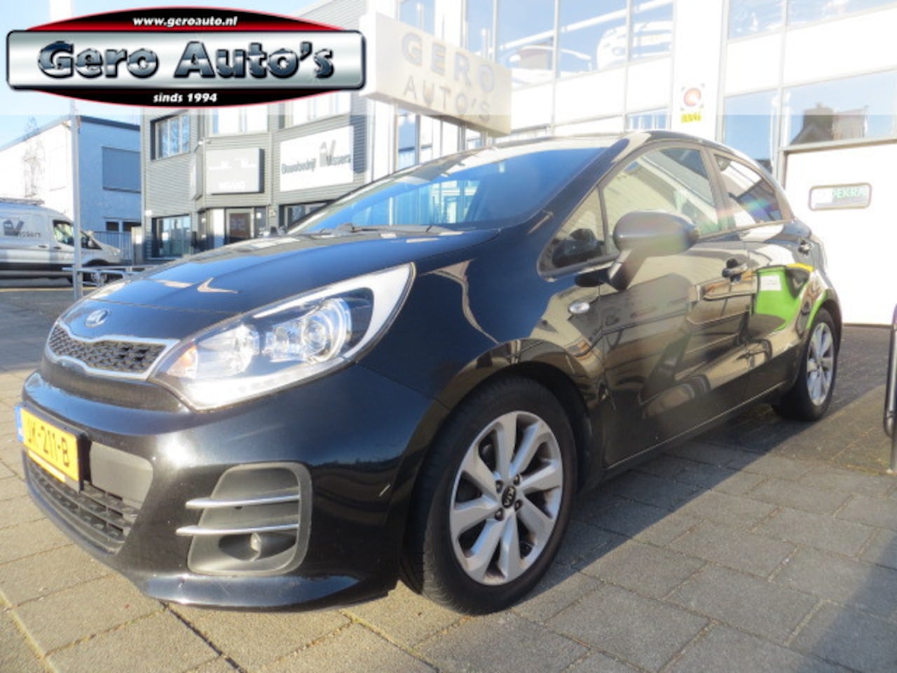Kia Rio - 1.2 CVVT DynamicLine 5 deurs airco ,trekhaak,camera.lmv etc - AutoWereld.nl
