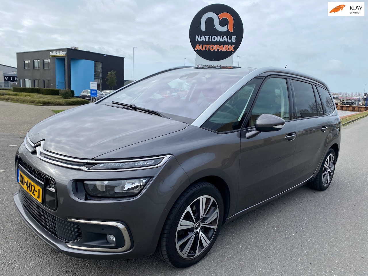Citroën Grand C4 SpaceTourer - 2018 * 1.2 PureTech Shine * AUTOMAAT * CLIMA * LED * EXPORT & HANDEL - AutoWereld.nl