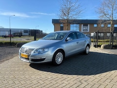 Volkswagen Passat - 2.0 FSI Comfortline | 4 Motion | Clima | Cruise