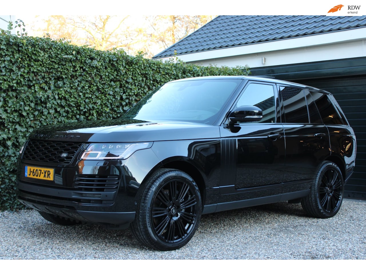 Land Rover Range Rover - 3.0 P400 MHEV Vogue | HUD | ACC | 360 | PANO | TREKHAAK | ETC... - AutoWereld.nl