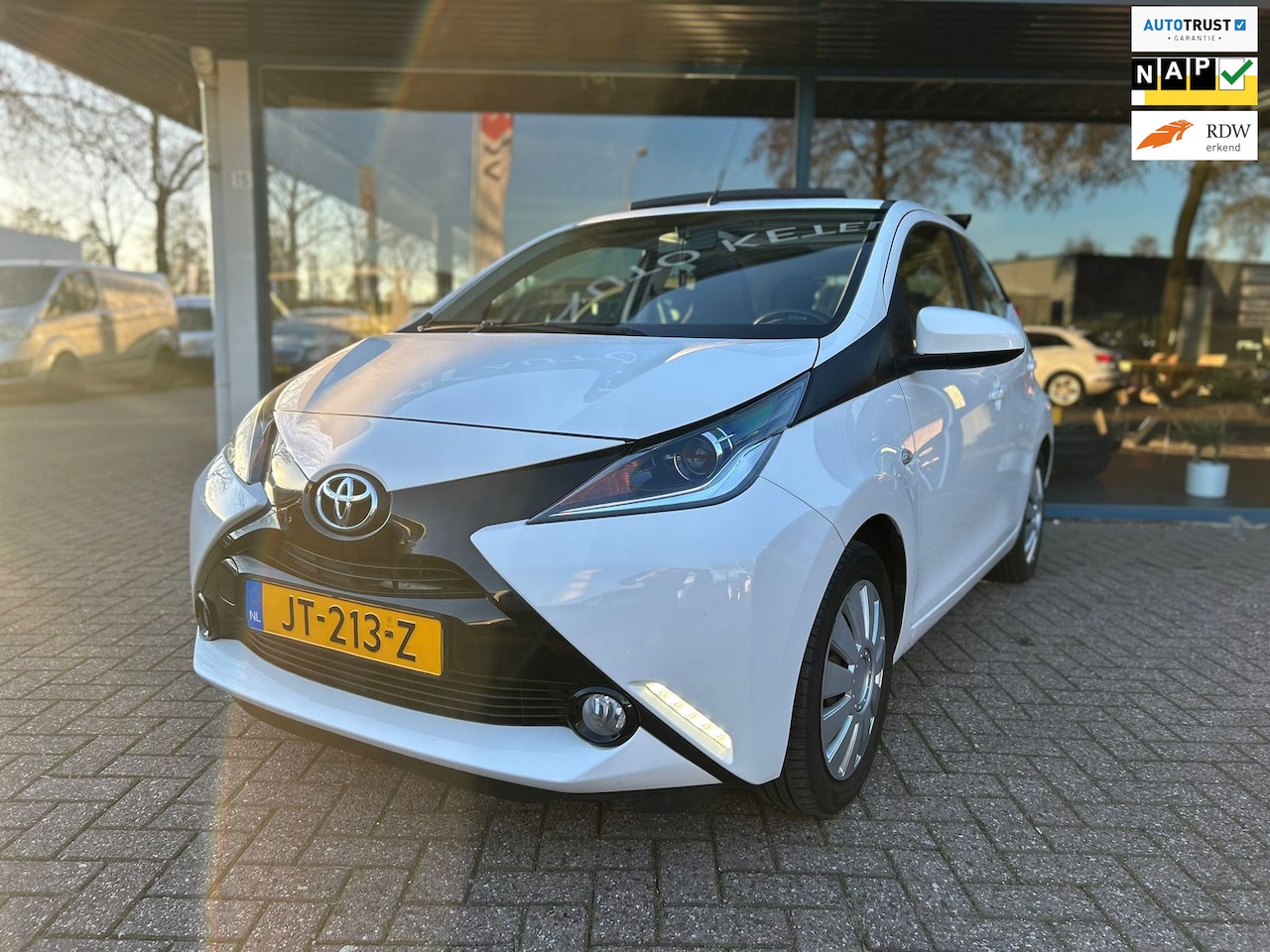 Toyota Aygo - 1.0 VVT-i x-wave|Open dak|Airco|Org NL|Camera! - AutoWereld.nl